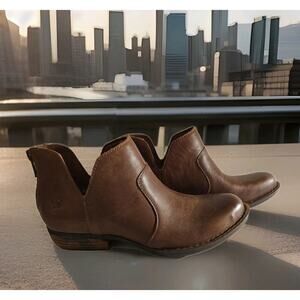 New! Born Kerri Boots Women's 7.5M Brown Leather Low Ankle Booties $140